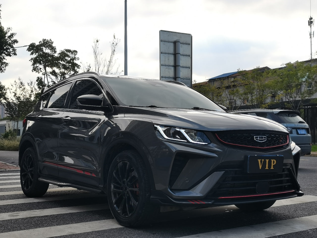 Geely Binyue 1.5TD DCT Battle 2021 года — спортивный внедорожник с турбонаддувом