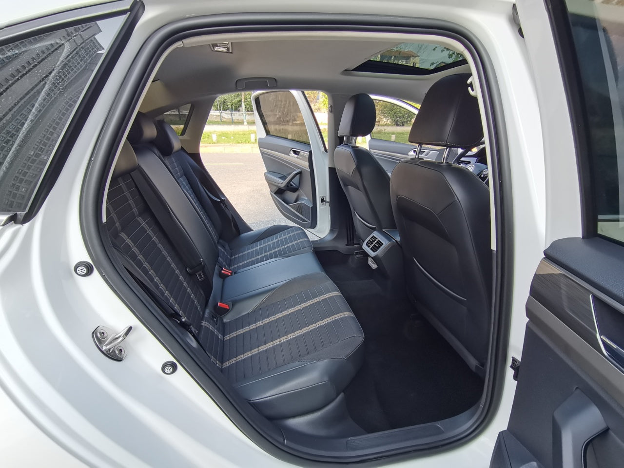 Volkswagen Lavida 280TSI DSG Comfort Line 2022 года седан