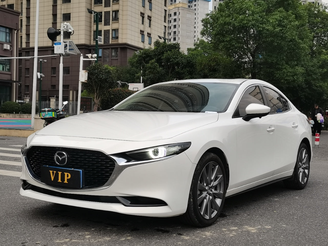 Mazda 3 Sedan 2.0L Automatic 2021 года, предпочтительная комплектация