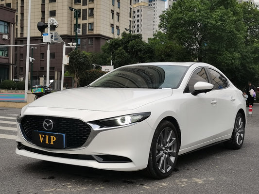 Mazda 3 Sedan 2.0L Automatic 2021 года, предпочтительная комплектация