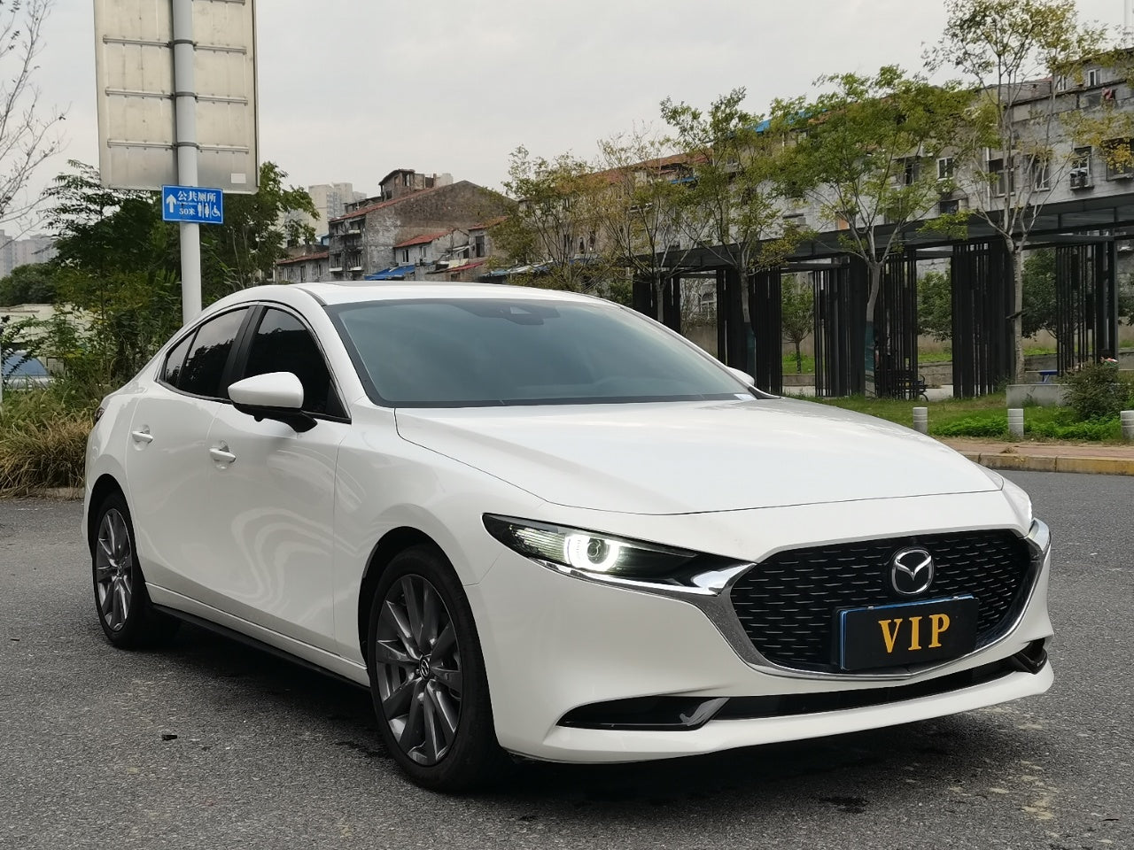 Mazda 3 Sedan 2.0L Automatic 2021 года, предпочтительная комплектация