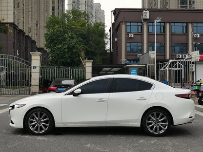 Mazda 3 Sedan 2.0L Automatic 2021 года, предпочтительная комплектация