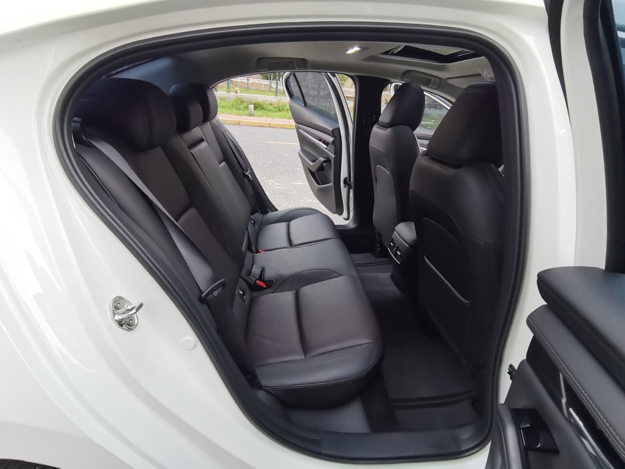 Mazda 3 Sedan 2.0L Automatic 2021 года, предпочтительная комплектация