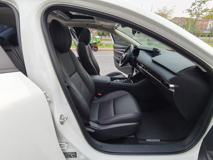 Mazda 3 Sedan 2.0L Automatic 2021 года, предпочтительная комплектация