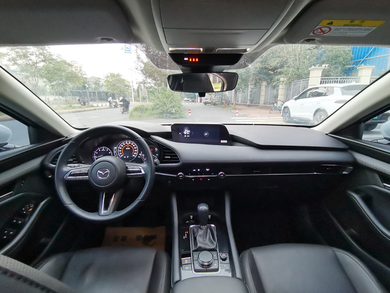 Mazda 3 Sedan 2.0L Automatic 2021 года, предпочтительная комплектация