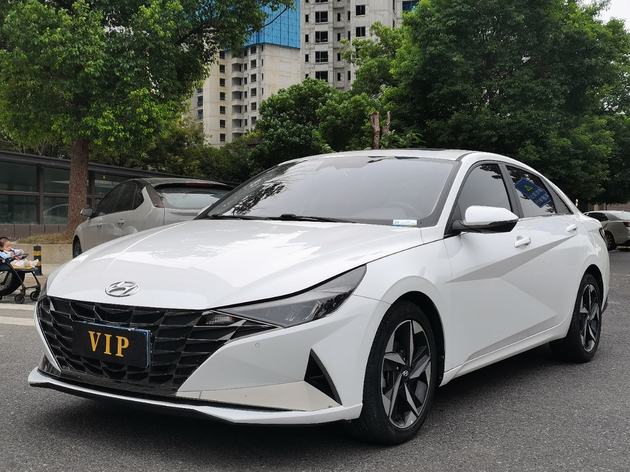 Hyundai Elantra 2022 1.5L CVT LUX Premium Edition