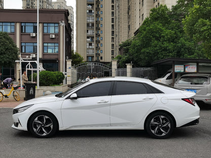 Hyundai Elantra 2022 1.5L CVT LUX Premium Edition