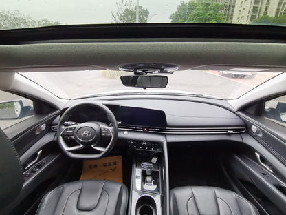 Hyundai Elantra 2022 1.5L CVT LUX Premium Edition