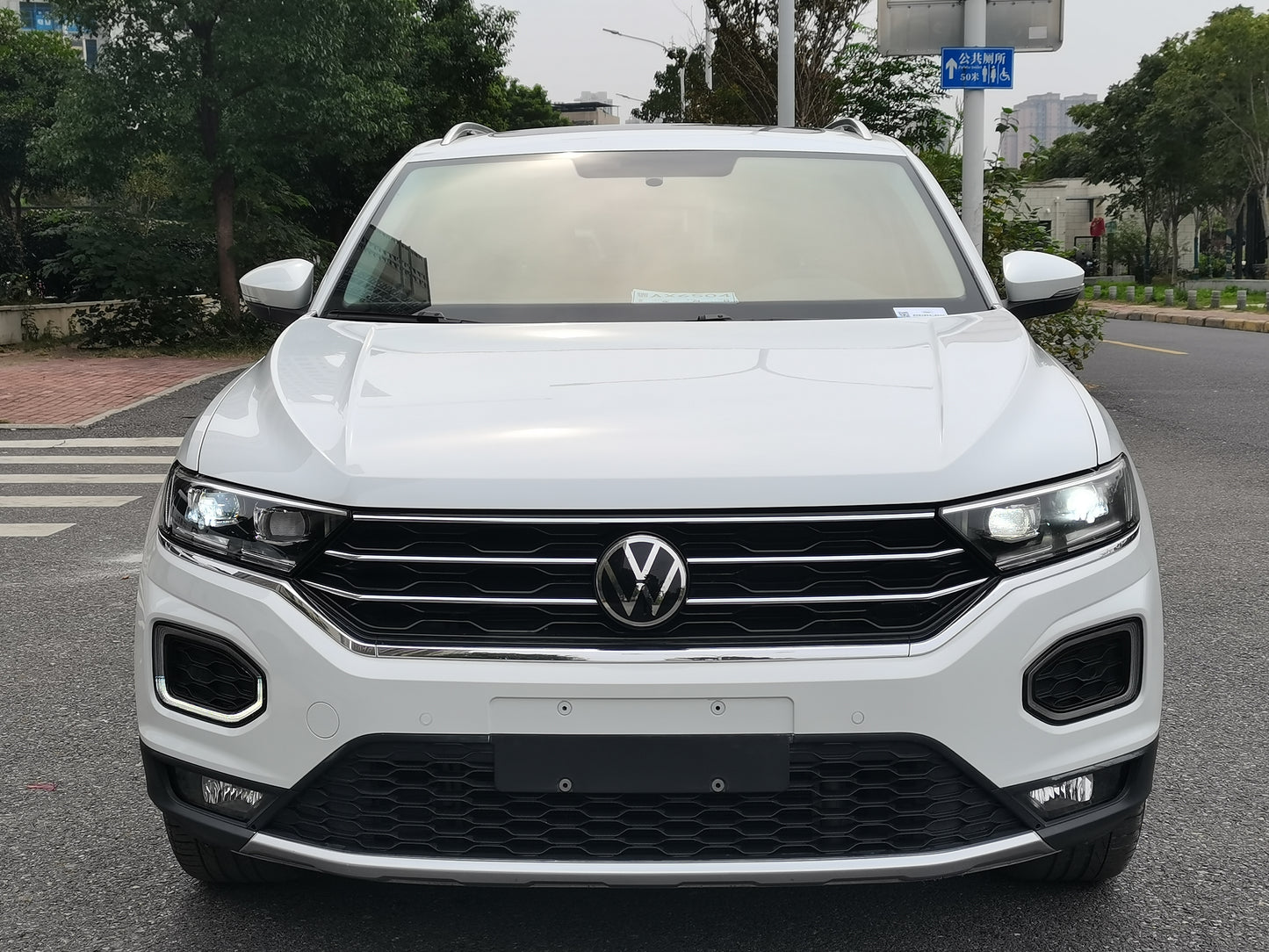 Volkswagen T-ROC Exploration Song 2022 280TSI DSG 2WD Комфорт ПЛЮС