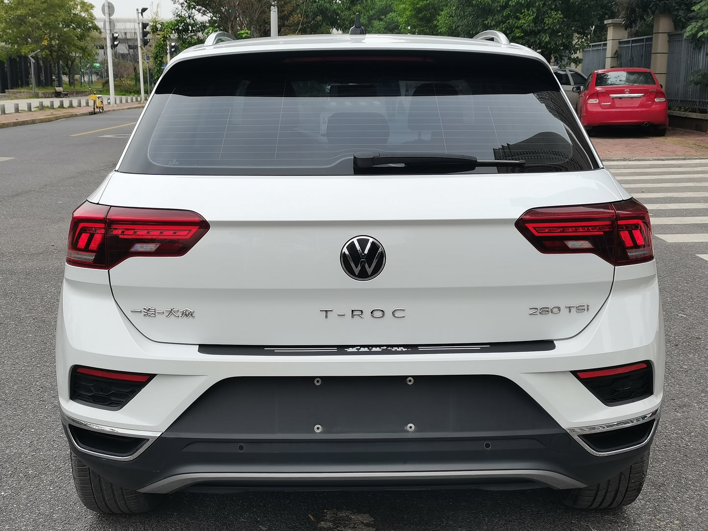 Volkswagen T-ROC Exploration Song 2022 280TSI DSG 2WD Комфорт ПЛЮС