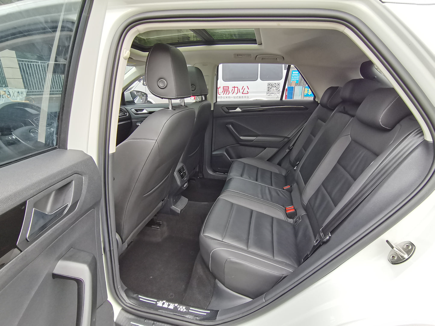 Volkswagen T-ROC Exploration Song 2022 280TSI DSG 2WD Комфорт ПЛЮС