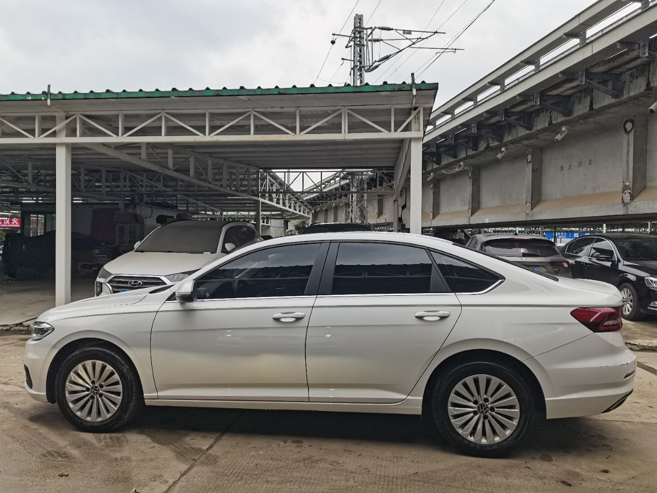 Volkswagen Lavida 2022 280TSI DSG Комфортное издание