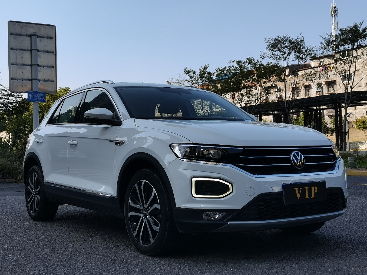 Volkswagen T-ROC Exploration Song 2022 280TSI DSG 2WD Комфорт ПЛЮС