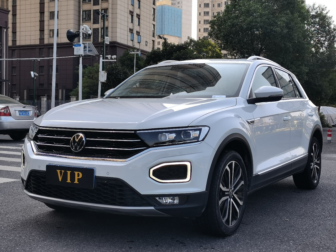 Volkswagen T-ROC Exploration Song 2022 280TSI DSG 2WD Комфорт ПЛЮС