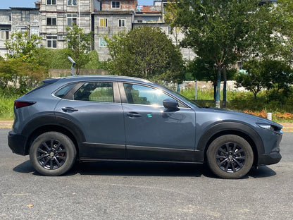 Автомобиль CX-30 2020 года, 2,0 л, автомобильный двигатель.