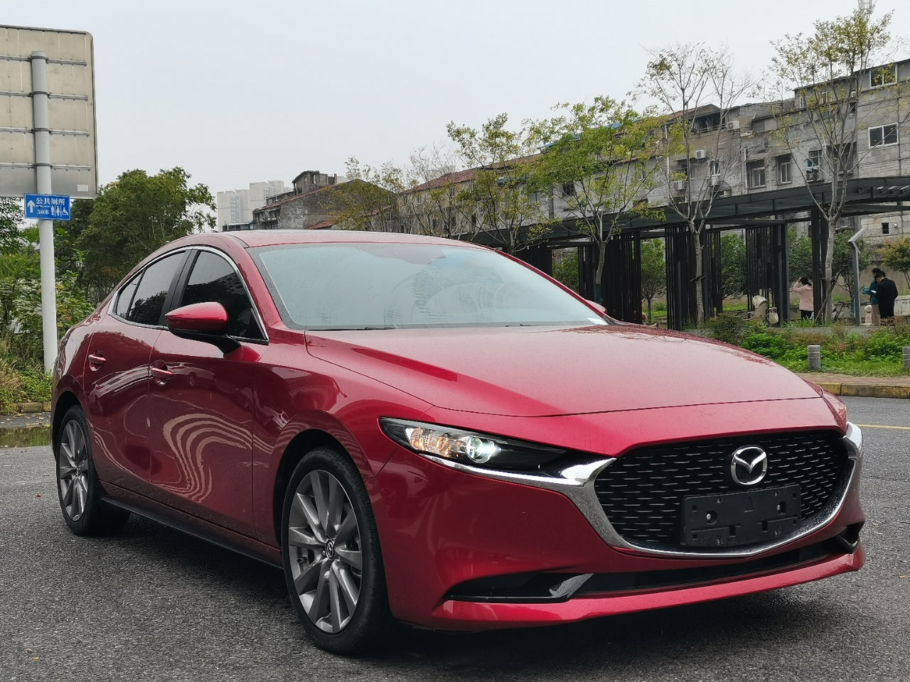 Mazda Axela 2021 вид сбоку