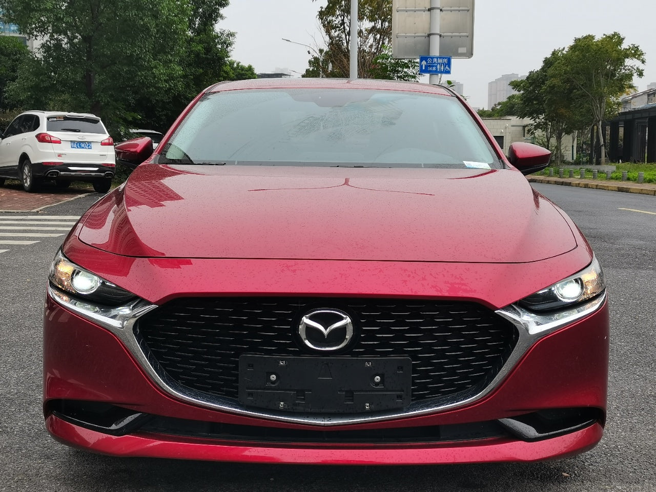 Mazda Axela 2021 вид спереди