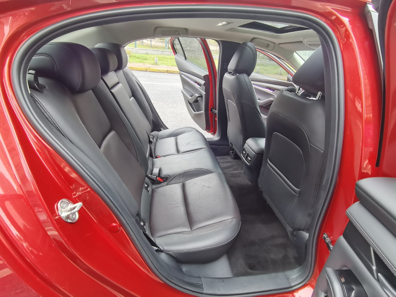 Mazda Axela 2021 интерьер салона