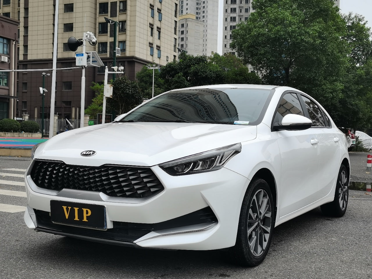 Kia K3 2021 вид сбоку