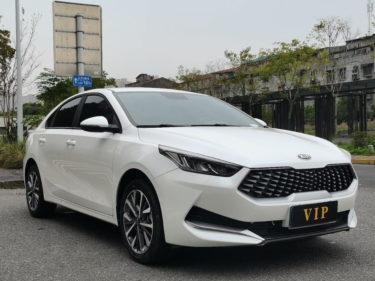 Kia K3 2021 вид сбоку