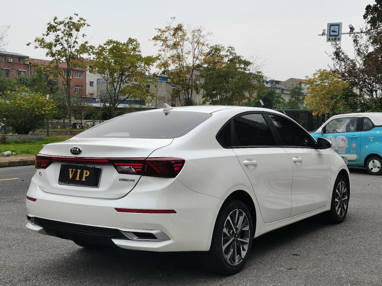 Kia K3 2021 вид сзади