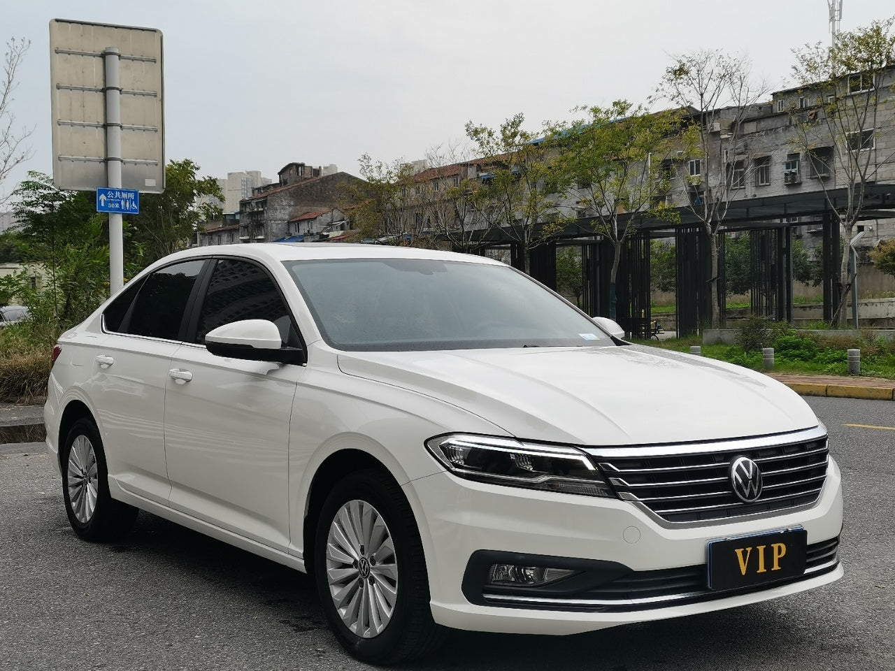 Volkswagen Lavida 2022 вид сбоку