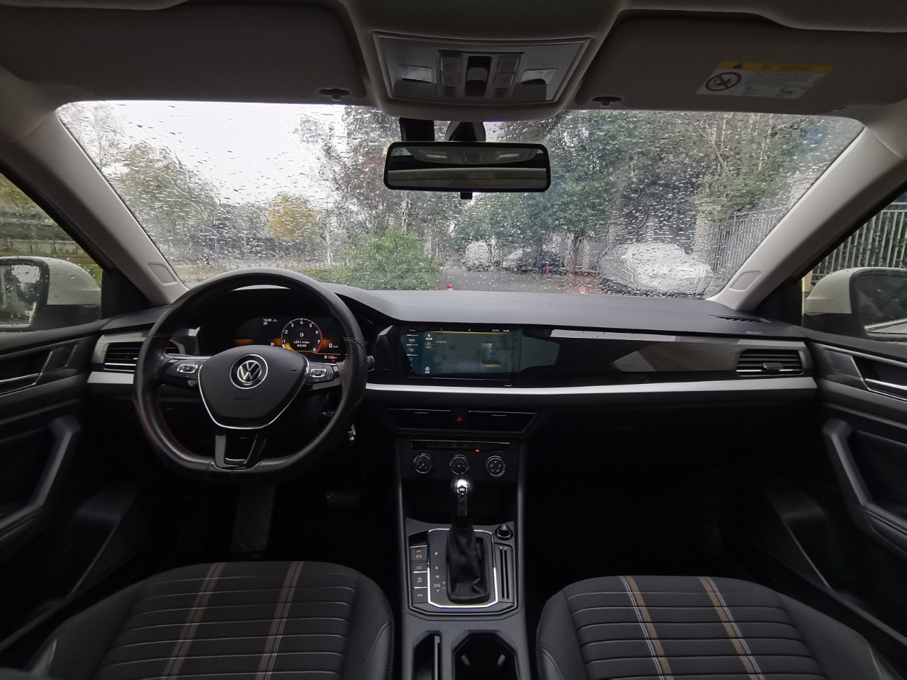 Volkswagen Lavida 2022 центральная панель