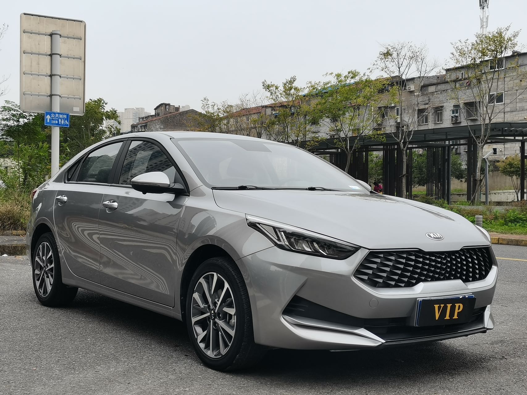 Kia K3 2021 вид сбоку