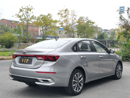 Kia K3 2021 вид сзади