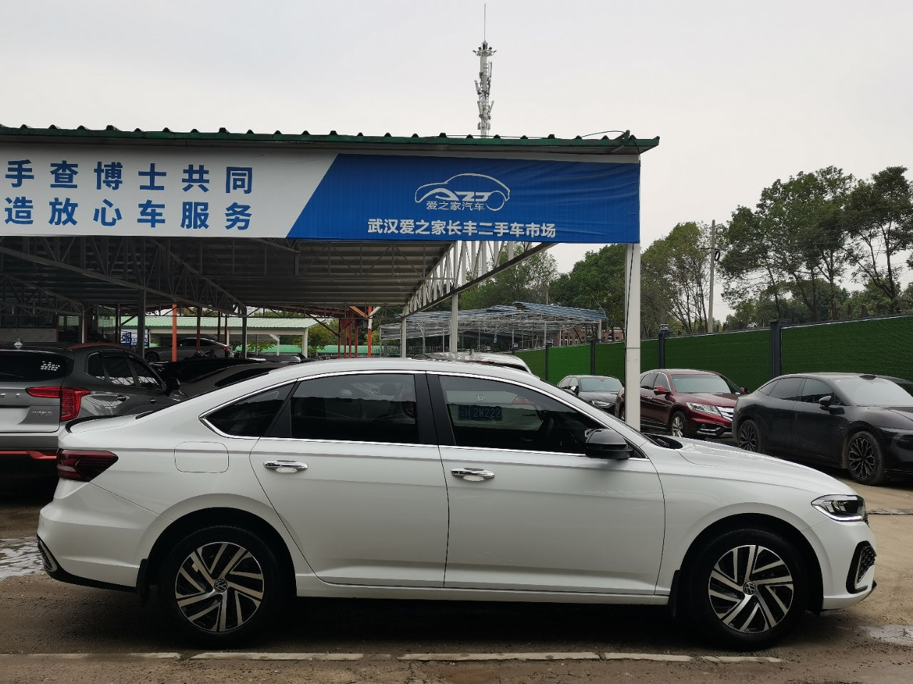 Volkswagen Lavida 2023 вид сбоку