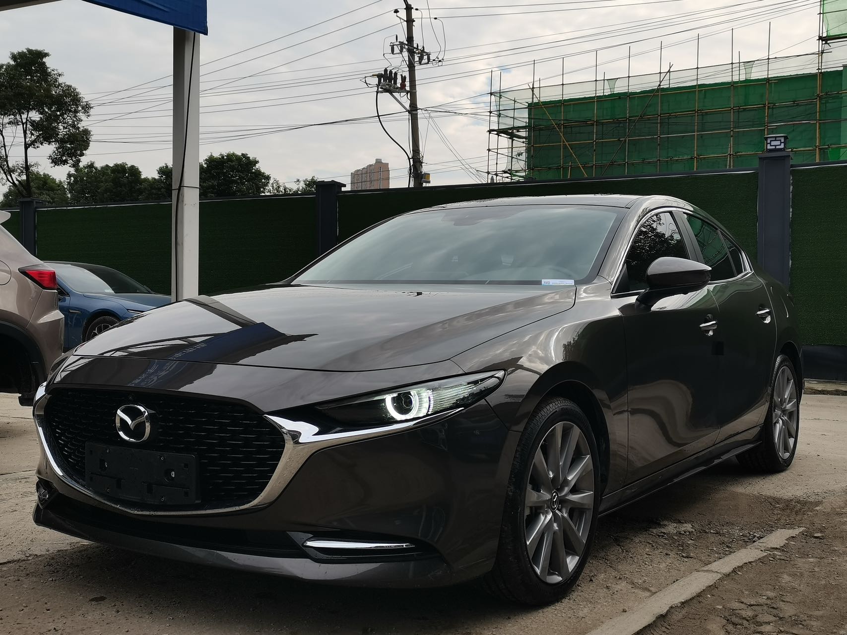 Mazda Axela 2021 вид сбоку