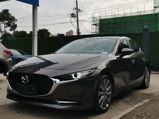 Mazda Axela 2021 вид сбоку