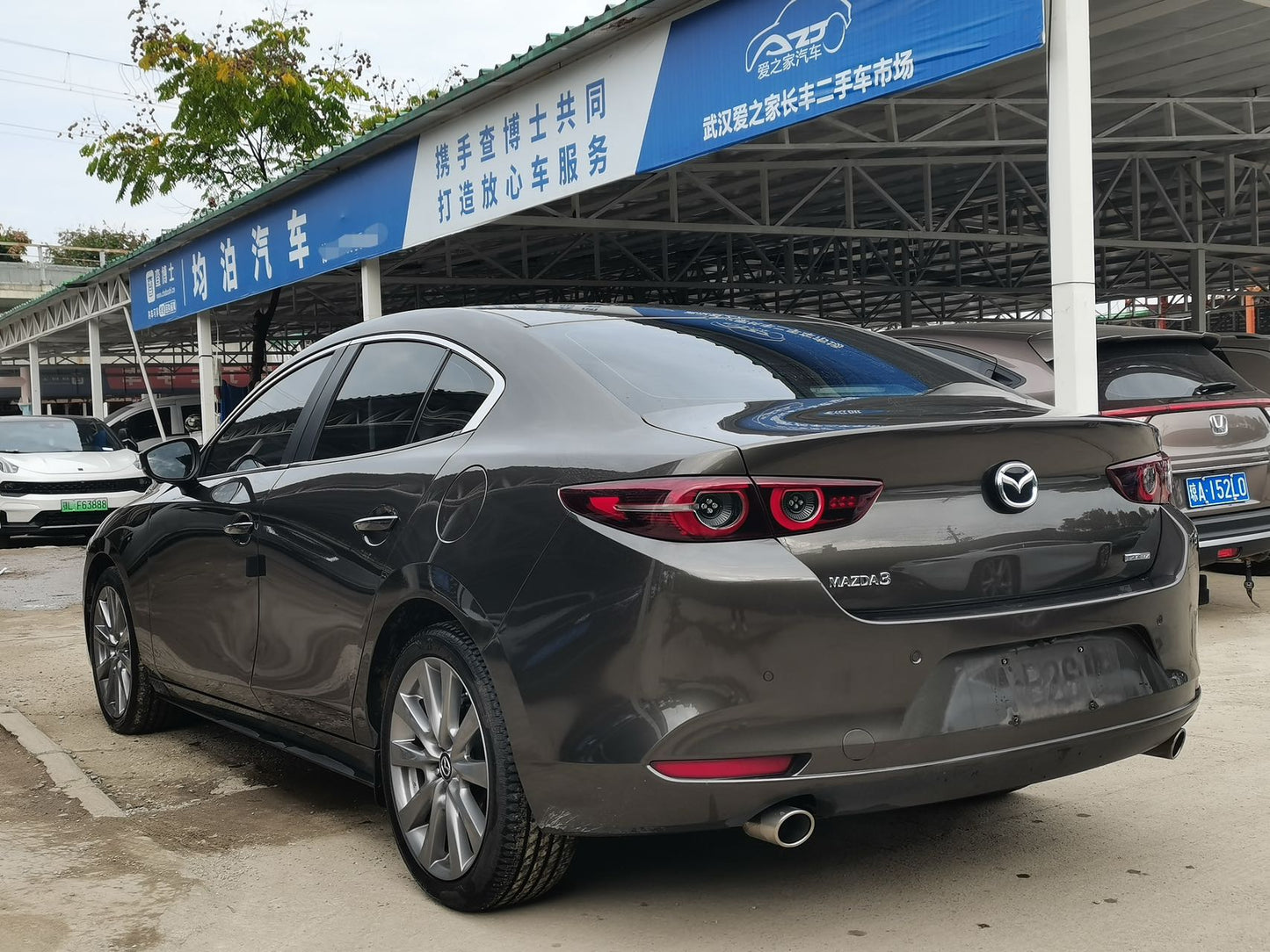 Mazda Axela 2021 вид сзади