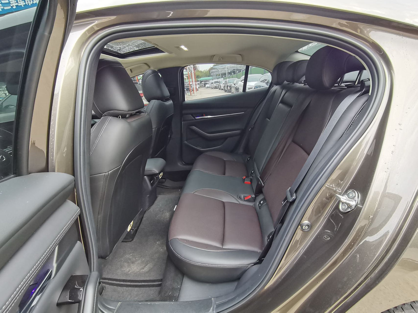 Mazda Axela 2021 интерьер салона