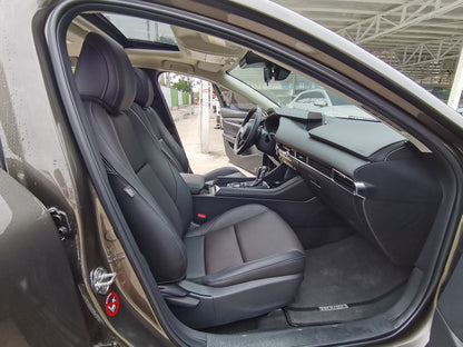 Mazda Axela 2021 интерьер салона