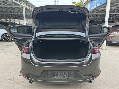 Mazda Axela 2021 вид сзади