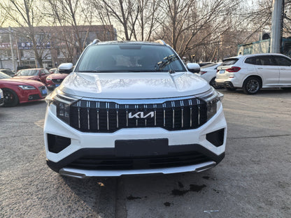 Kia Sportage 2021 вид спереди