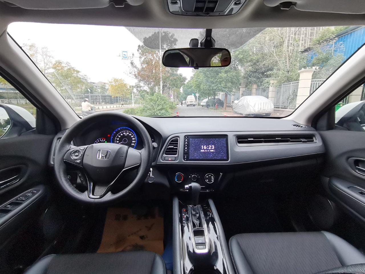 Honda Vezel 2020 центральная панель