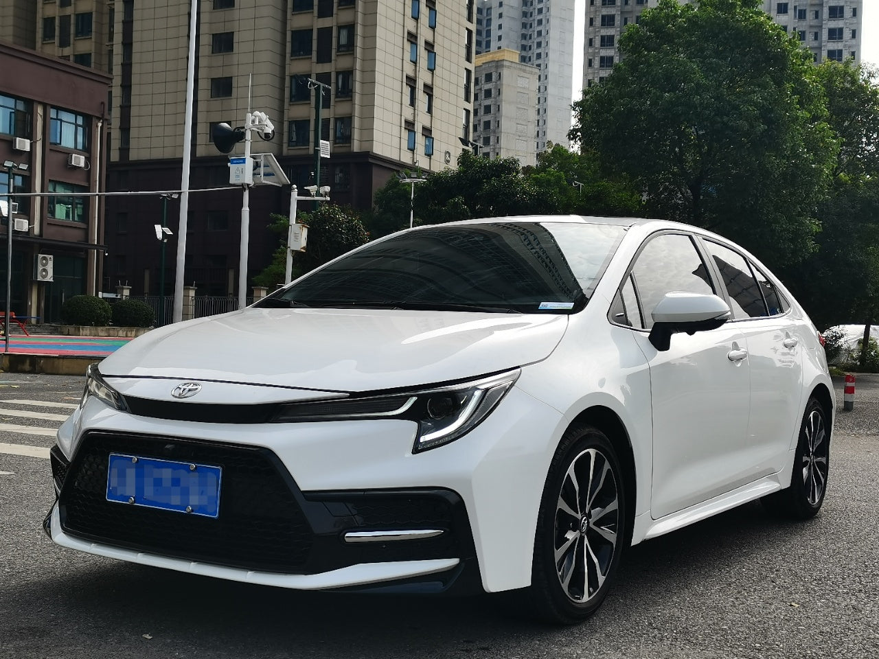 Toyota Corolla 2021 вид сбоку