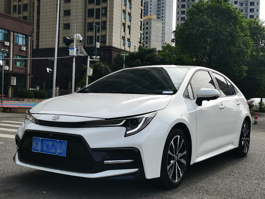 Toyota Corolla 2021 вид сбоку
