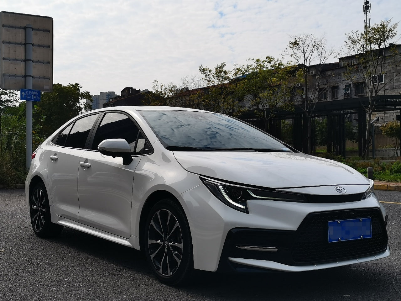Toyota Corolla 2021 вид сбоку