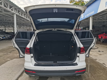 Volkswagen Tharu 2022 вид сзади