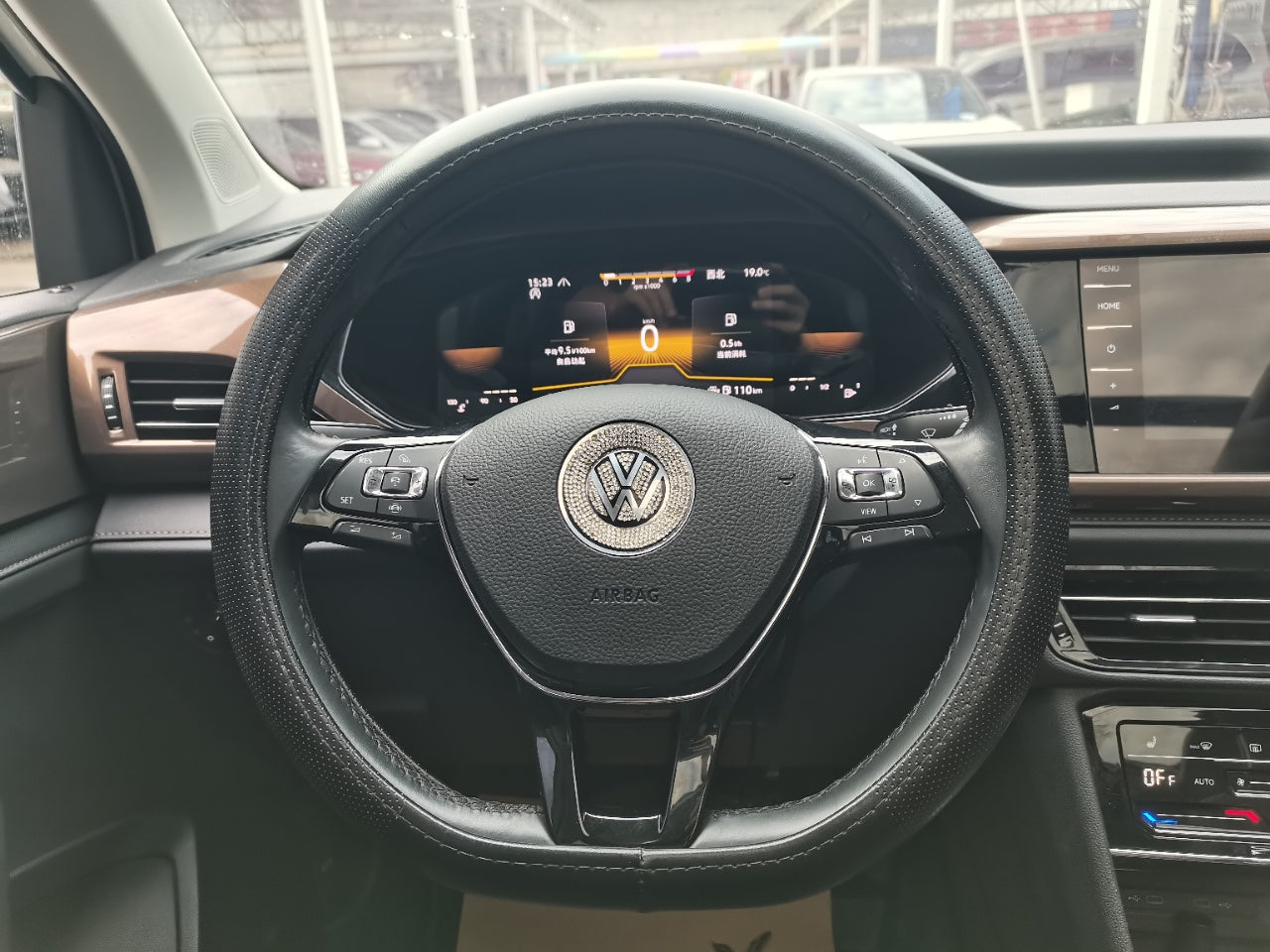 Volkswagen Tharu 2022 центральная панель