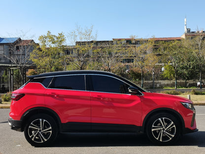 Geely Binyue 2021 вид сбоку