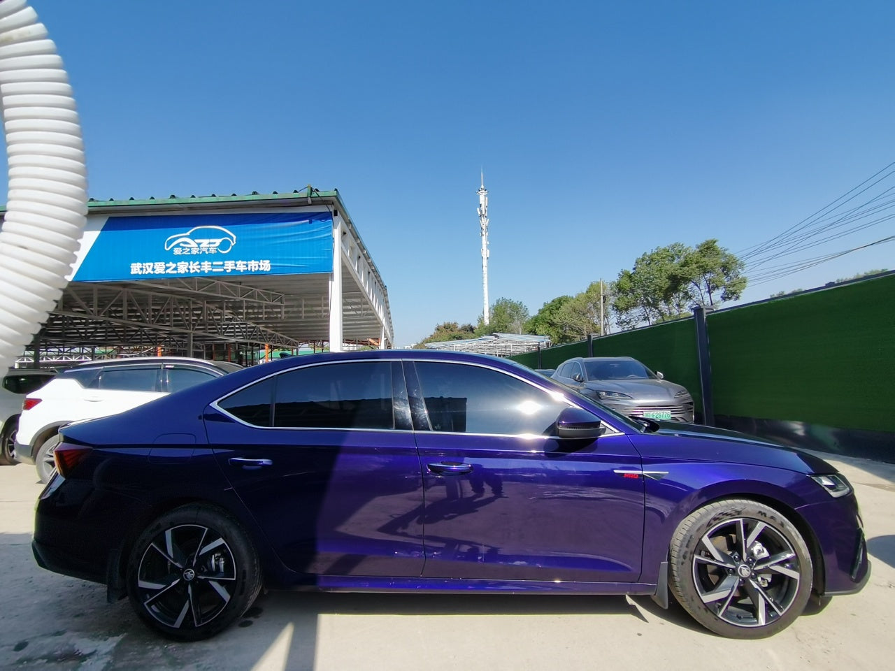 Skoda Octavia 2021 вид сбоку