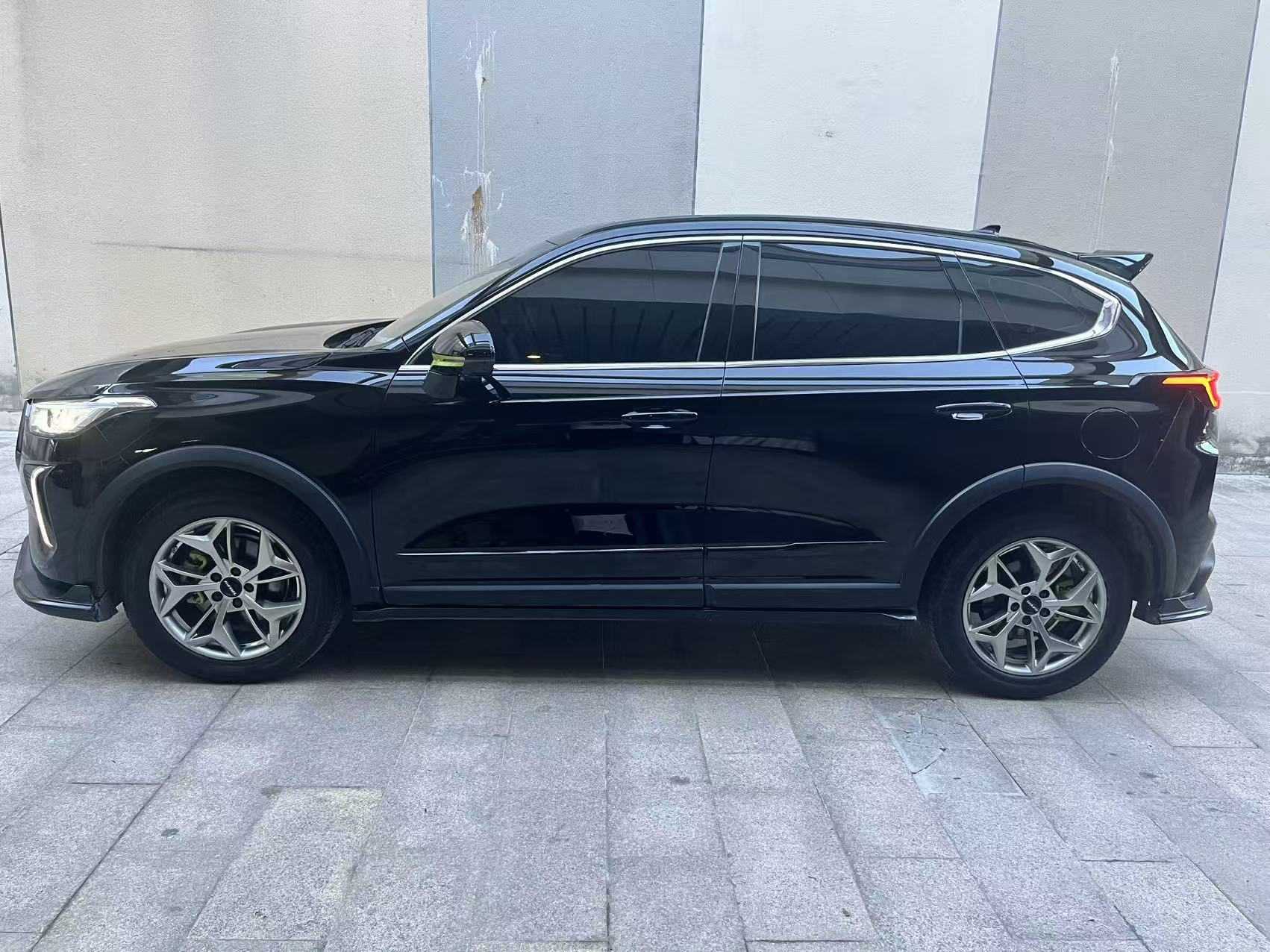 Haval Chitu 2022 вид сбоку