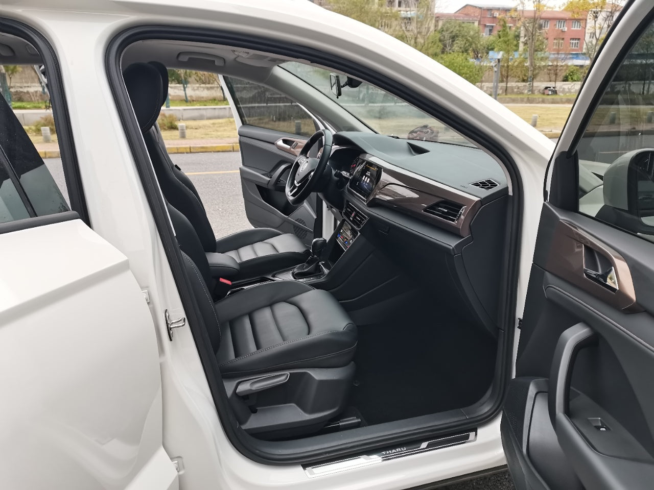 Tharu интерьер