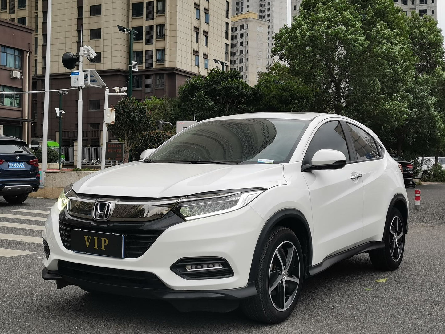 Vezel 2020 сбоку