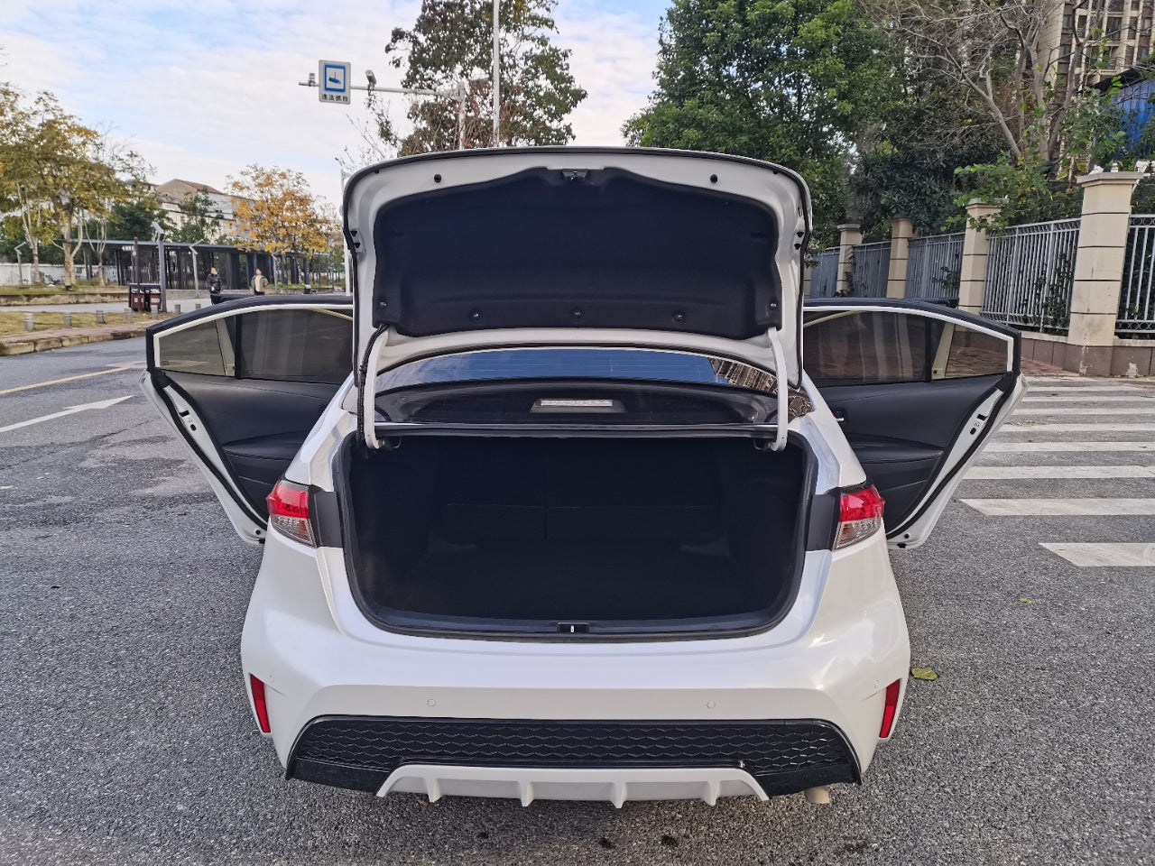 Toyota Corolla 2021 · 1.2T · 45 000 км