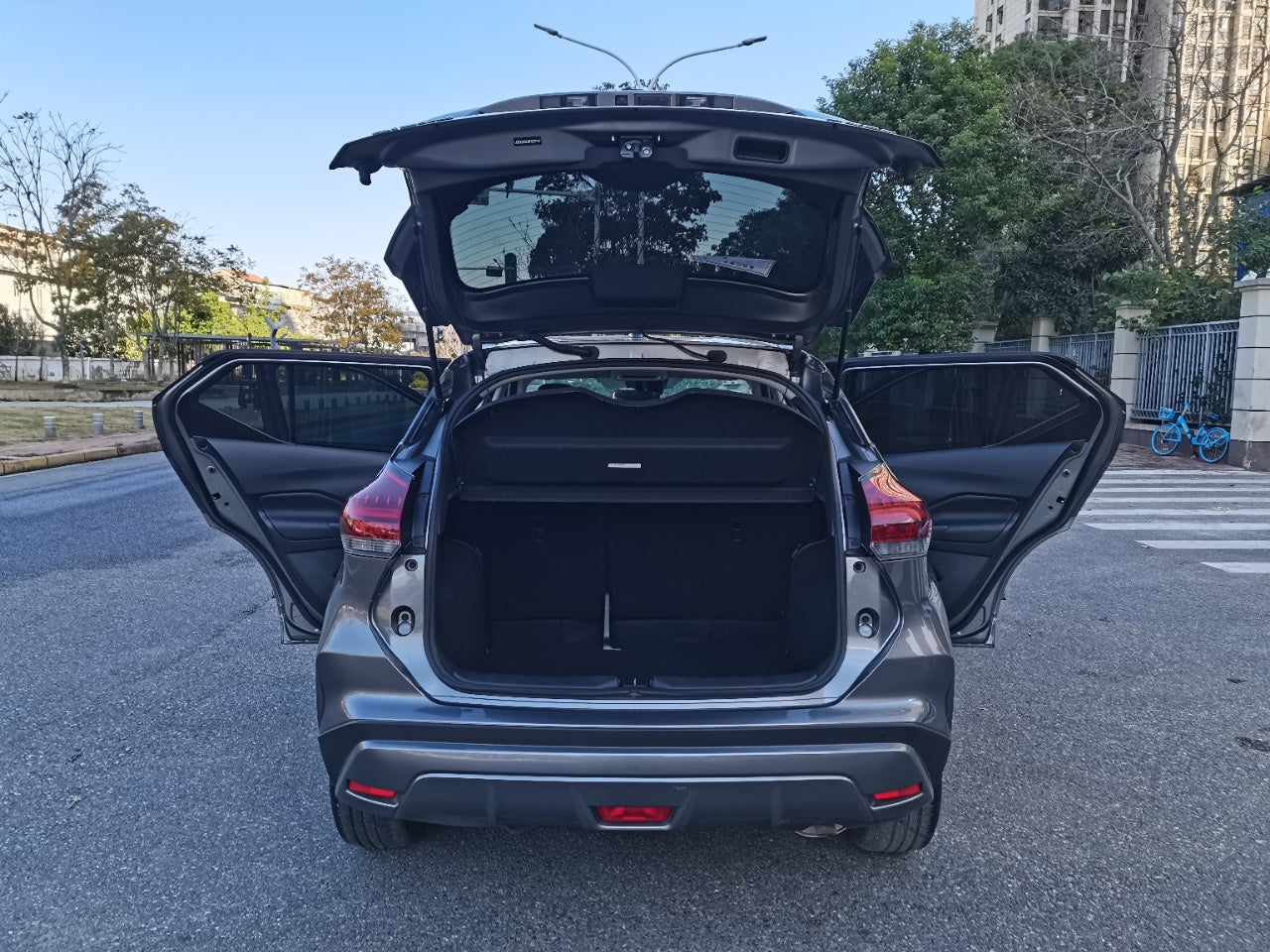 Nissan Kicks, вид сзади